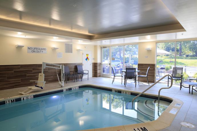 Imagen de la piscina del Hotel Fairfield Inn & Suites Philadelphia Valley Forge/Great Valley. Foto 13