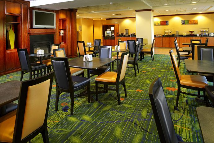 Imagen del bar/restaurante del Hotel Fairfield Inn & Suites Phoenix Midtown. Foto 2