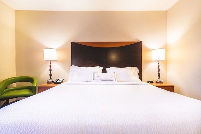Imagen de la habitación del Hotel Fairfield Inn & Suites Redding. Foto 9