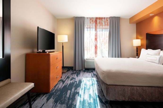 Imagen de la habitación del Hotel Fairfield Inn & Suites Redding. Foto 12