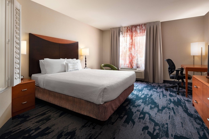 Imagen de la habitación del Hotel Fairfield Inn & Suites Redding. Foto 13