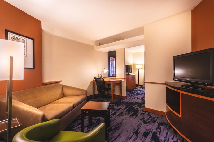 Imagen de la habitación del Hotel Fairfield Inn & Suites Redding. Foto 18