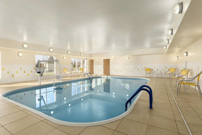 Imagen de la piscina del Hotel Fairfield Inn & Suites Saginaw. Foto 13