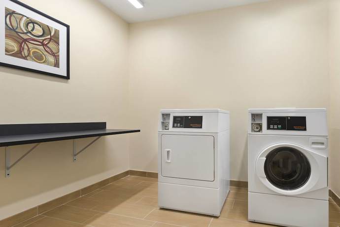 Imagen de los interiores del Hotel Fairfield Inn & Suites Saginaw. Foto 12