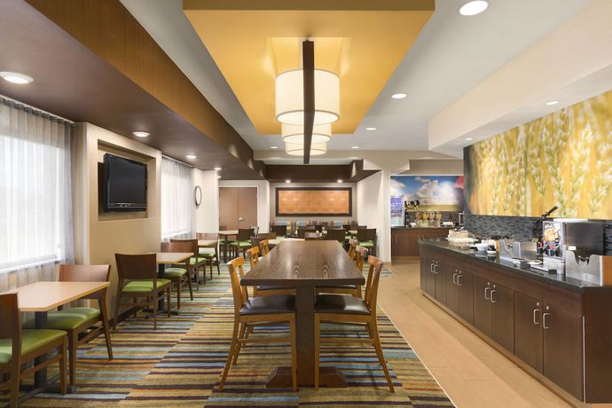 Imagen del bar/restaurante del Hotel Fairfield Inn & Suites Saginaw. Foto 2