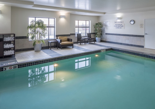 Imagen de la piscina del Hotel Fairfield Inn & Suites South Bend At Notre Dame. Foto 19