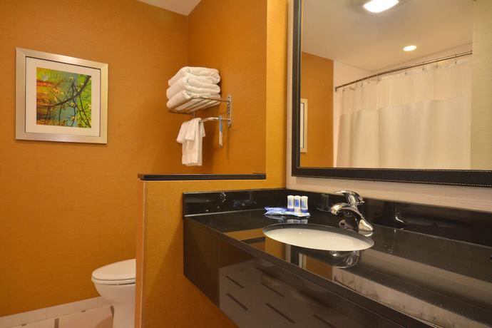 Imagen de la habitación del Hotel Fairfield Inn & Suites St. Louis Pontoon Beach/Granite City. Foto 18