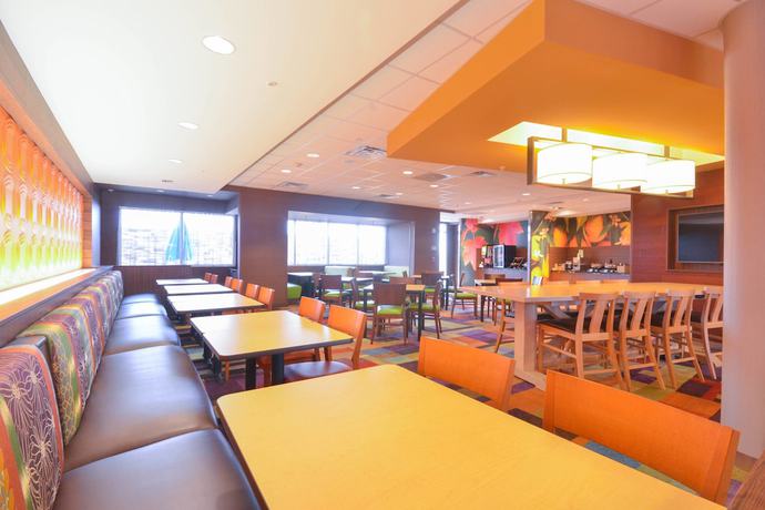 Imagen del bar/restaurante del Hotel Fairfield Inn & Suites St. Louis Pontoon Beach/Granite City. Foto 6