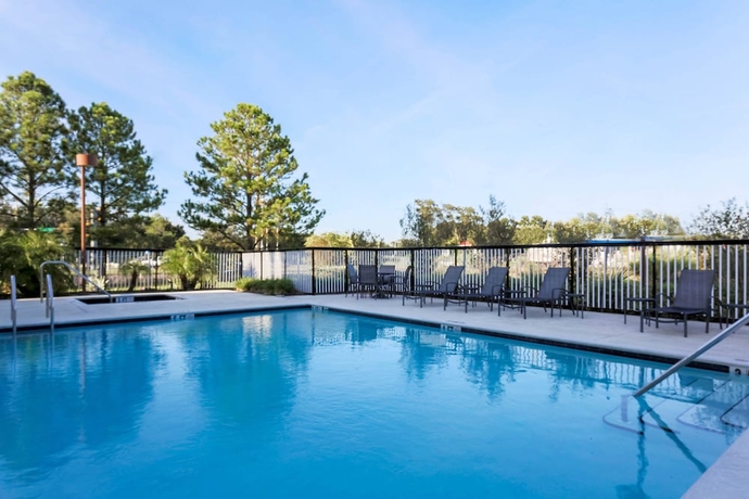 Imagen de la piscina del Hotel Fairfield Inn & Suites Tampa Fairgrounds/Casino. Foto 19
