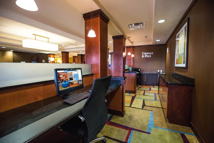Imagen de los interiores del Hotel Fairfield Inn & Suites Toledo North. Foto 11