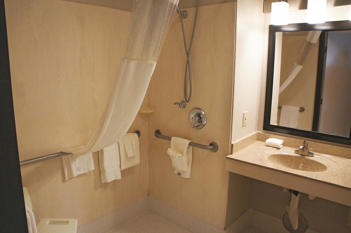 Imagen de la habitación del Hotel Fairfield Inn & Suites by Marriott Cedar Rapids North. Foto 7