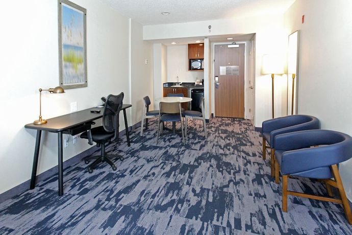 Imagen de la habitación del Hotel Fairfield Inn & Suites by Marriott Charleston Airport/Convention Center. Foto 13