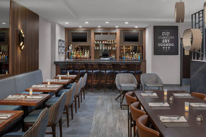 Imagen del bar/restaurante del Hotel Fairfield Inn & Suites by Marriott New York Staten Island. Foto 5