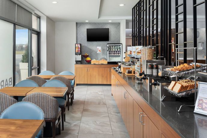 Imagen del bar/restaurante del Hotel Fairfield Inn & Suites by Marriott New York Staten Island. Foto 6
