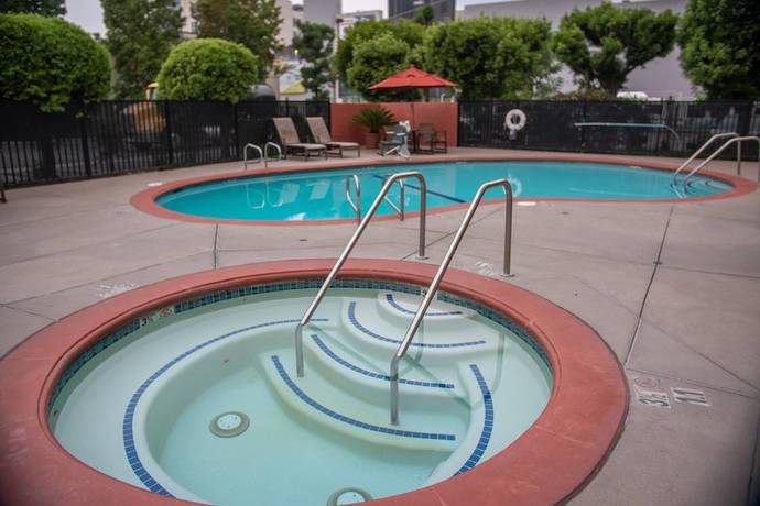 Imagen de la piscina del Hotel Fairfield Inn and Suites Anaheim North/buena Park. Foto 16