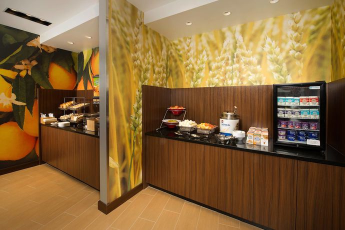 Imagen del bar/restaurante del Hotel Fairfield Inn and Suites Arundel Mills Bwi Airport. Foto 5