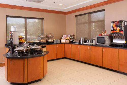 Imagen general del Hotel Fairfield Inn and Suites Atlanta Airport South/sullivan Road. Foto 5
