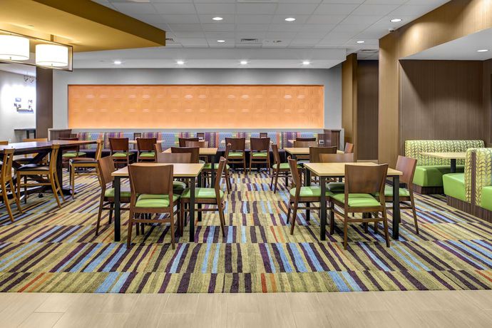 Imagen del bar/restaurante del Hotel Fairfield Inn and Suites Atlanta Stockbridge. Foto 2