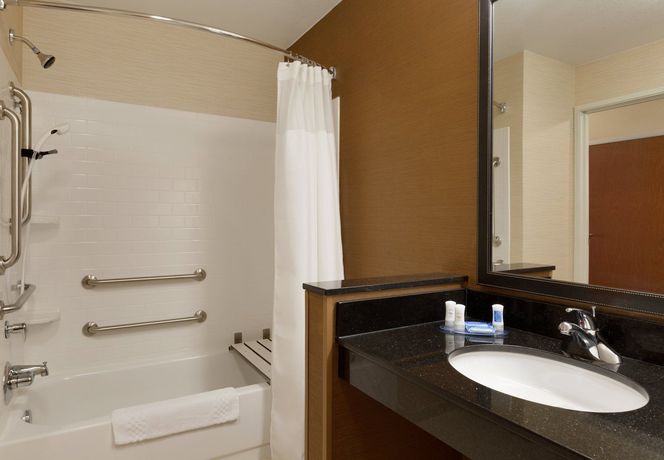 Imagen de la habitación del Hotel Fairfield Inn and Suites Bismarck North. Foto 12