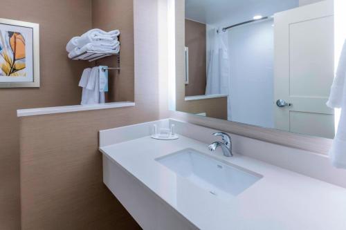 Imagen de la habitación del Hotel Fairfield Inn and Suites Boston Marlborough/apex Center. Foto 16