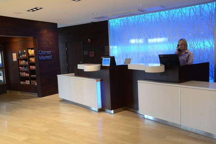 Imagen de los interiores del Hotel Fairfield Inn and Suites Bowling Green. Foto 10