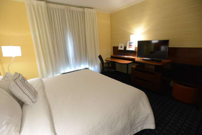 Imagen de la habitación del Hotel Fairfield Inn and Suites Bowling Green. Foto 6