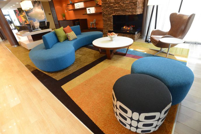 Imagen de los interiores del Hotel Fairfield Inn and Suites Bowling Green. Foto 11