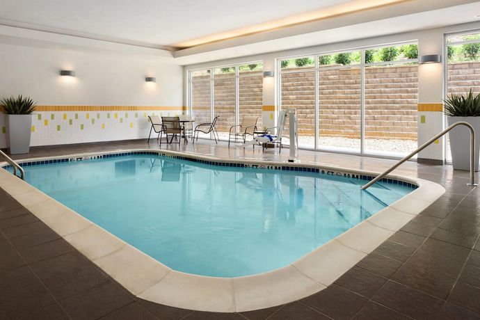 Imagen de la piscina del Hotel Fairfield Inn and Suites Bristol. Foto 20