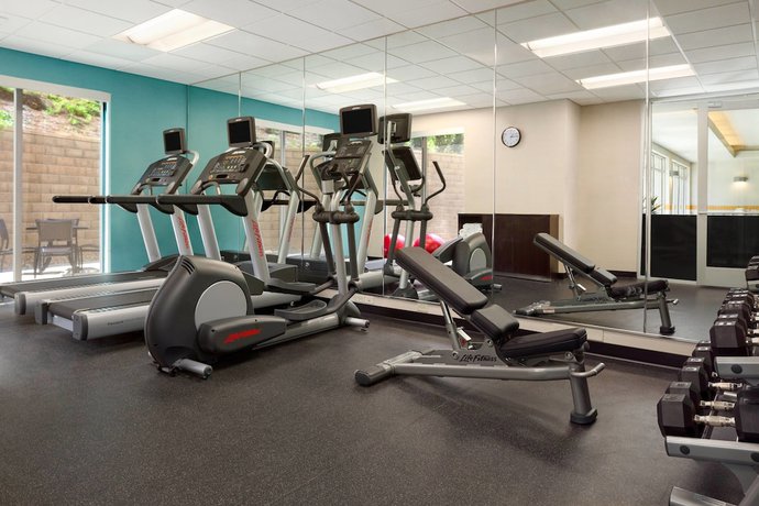 Imagen de los interiores del Hotel Fairfield Inn and Suites Bristol. Foto 18
