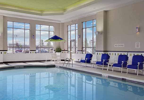 Imagen de la piscina del Hotel Fairfield Inn and Suites - Buffalo Airport. Foto 9
