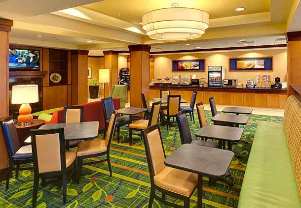 Imagen de los interiores del Hotel Fairfield Inn and Suites - Buffalo Airport. Foto 7