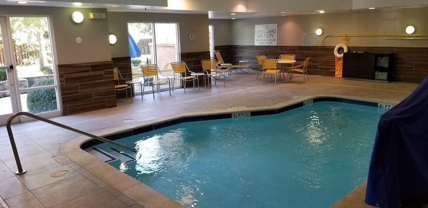 Imagen de la piscina del Hotel Fairfield Inn and Suites By Marriott Aiken. Foto 19