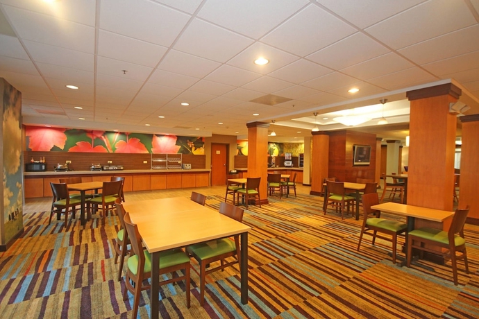Imagen del bar/restaurante del Hotel Fairfield Inn and Suites By Marriott Aiken. Foto 3