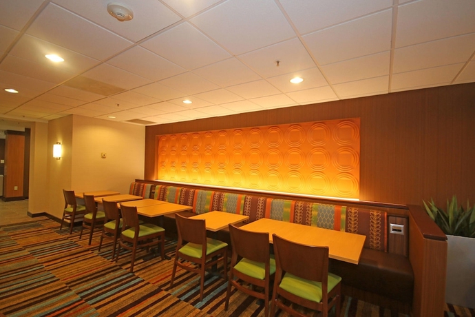 Imagen del bar/restaurante del Hotel Fairfield Inn and Suites By Marriott Aiken. Foto 4