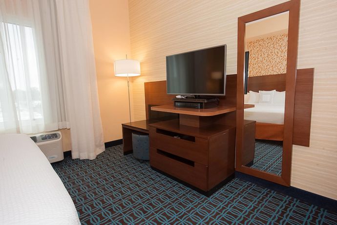 Imagen de la habitación del Hotel Fairfield Inn and Suites By Marriott Akron-south. Foto 10