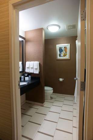 Imagen de la habitación del Hotel Fairfield Inn and Suites By Marriott Akron-south. Foto 14
