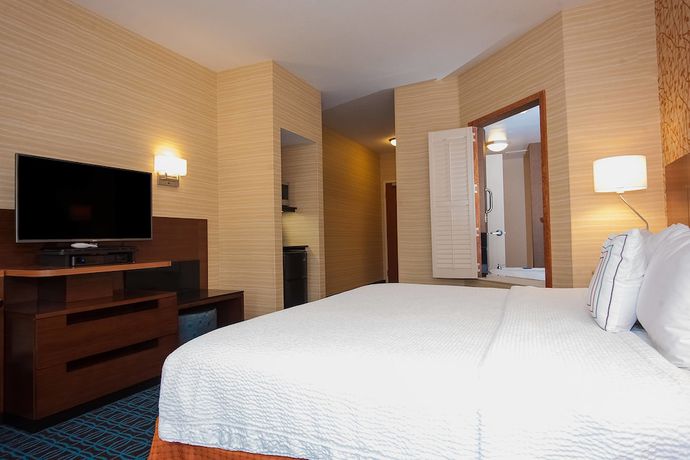 Imagen de la habitación del Hotel Fairfield Inn and Suites By Marriott Akron-south. Foto 17