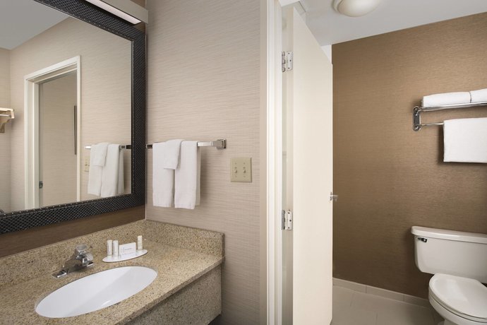 Imagen de la habitación del Hotel Fairfield Inn and Suites By Marriott Albuquerque Airport. Foto 8