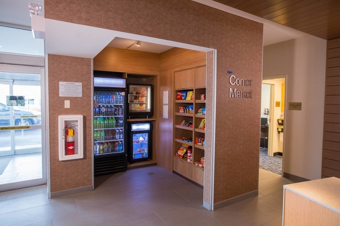Imagen de los interiores del Hotel Fairfield Inn and Suites By Marriott Alexandria, Alexandria. Foto 19