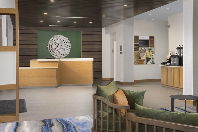 Imagen de los interiores del Hotel Fairfield Inn and Suites By Marriott Alexandria West/mark Center. Foto 16