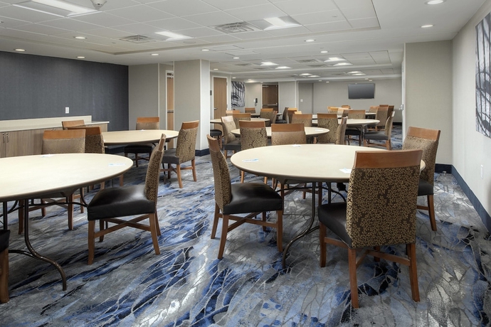 Imagen de los interiores del Hotel Fairfield Inn and Suites By Marriott Alexandria West/mark Center. Foto 18