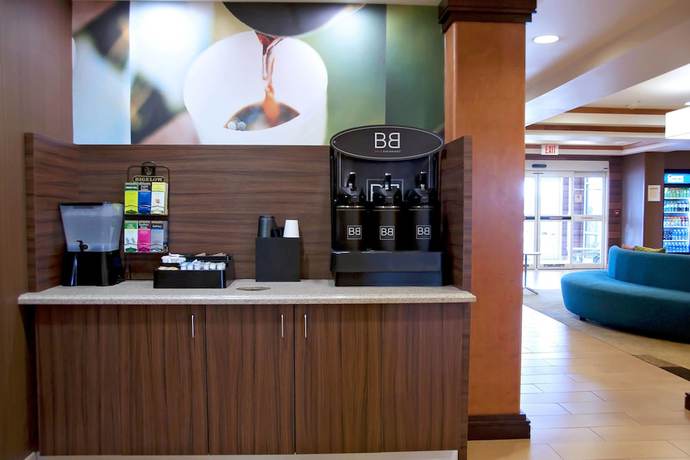 Imagen del bar/restaurante del Hotel Fairfield Inn and Suites By Marriott Ames. Foto 7