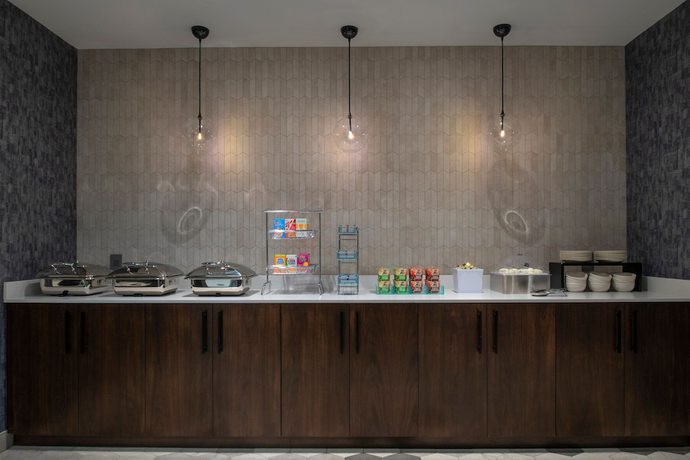 Imagen del bar/restaurante del Hotel Fairfield Inn and Suites By Marriott Annapolis. Foto 4