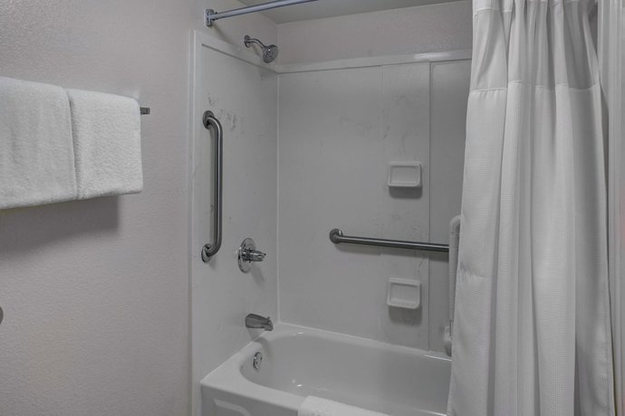 Imagen de la habitación del Hotel Fairfield Inn and Suites By Marriott Atlanta Alpharetta. Foto 9