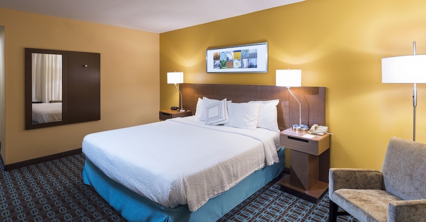 Imagen de la habitación del Hotel Fairfield Inn and Suites By Marriott Atlanta Buckhead. Foto 5