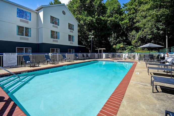 Imagen de la piscina del Hotel Fairfield Inn and Suites By Marriott Atlanta Kennesaw. Foto 20