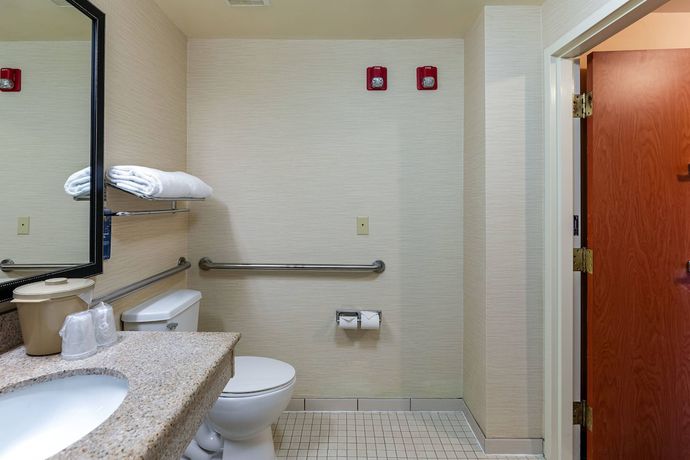 Imagen de la habitación del Hotel Fairfield Inn and Suites By Marriott Atlanta Stonecrest. Foto 15