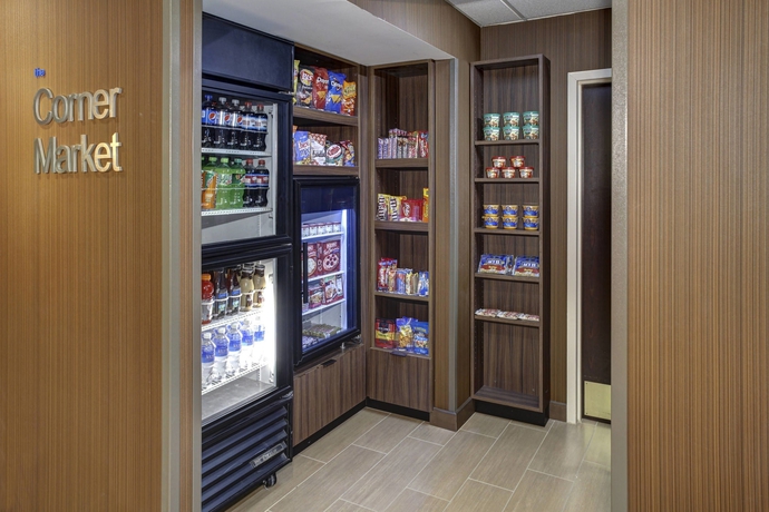 Imagen del bar/restaurante del Hotel Fairfield Inn and Suites By Marriott Atlanta Suwanee. Foto 8