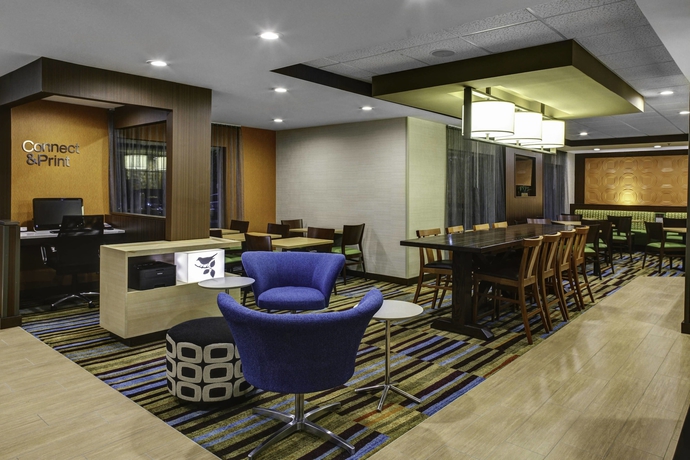 Imagen de los interiores del Hotel Fairfield Inn and Suites By Marriott Atlanta Suwanee. Foto 19