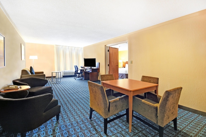 Imagen de la habitación del Hotel Fairfield Inn and Suites By Marriott Atlanta Vinings/galleria. Foto 10